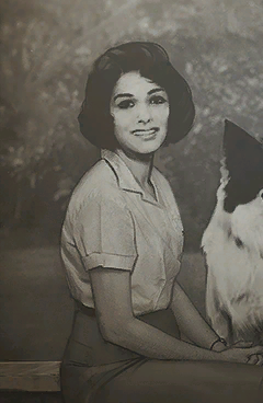 Datei:FO76 Abigayle Singh cropped photo.png