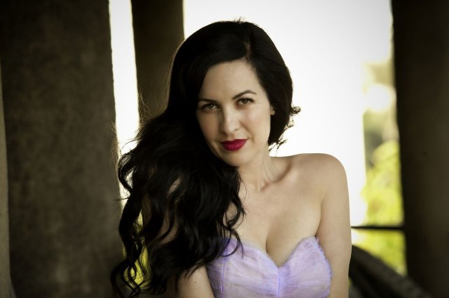 Datei:Grey DeLisle.jpg