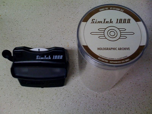 Datei:SimTek and case.jpg