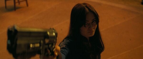 Datei:FoTV Fo1 10mm pistol The Beginning Lucy.jpg