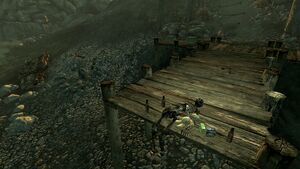 FO3 Moonbeam Outdoor teddy skeleton.jpg