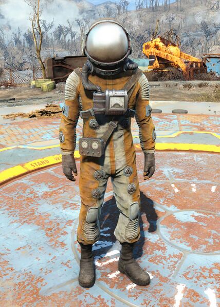 Datei:FO4-nate-hazmat-suit.jpg