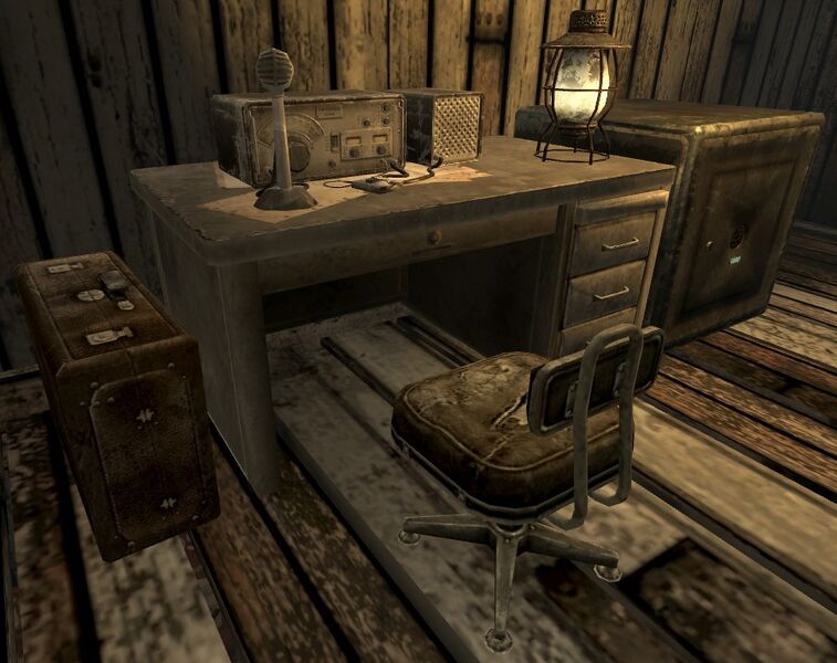 Datei:Sloan office stash.jpg