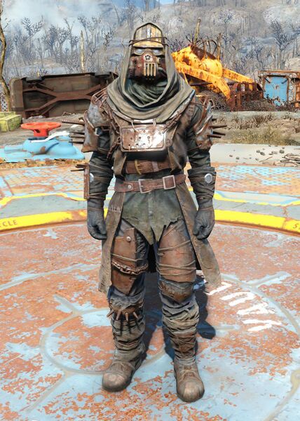 Datei:FO4-helmeted-spike-armor.jpg