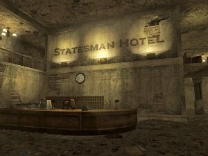 Statesman Hotel lobby.jpg