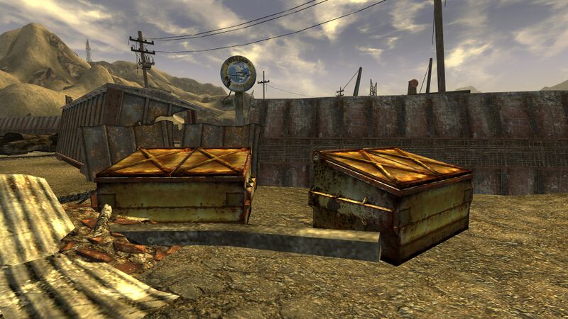 Datei:Dumpsters1 SS headquarters.jpg