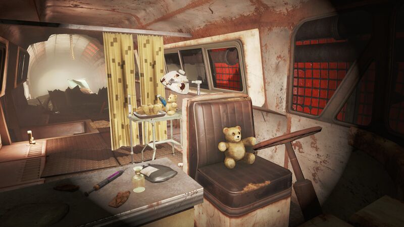 Datei:Mass Pike Tunnel Teddy bears.jpg