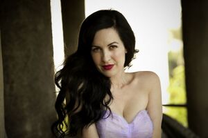 Grey DeLisle.jpg