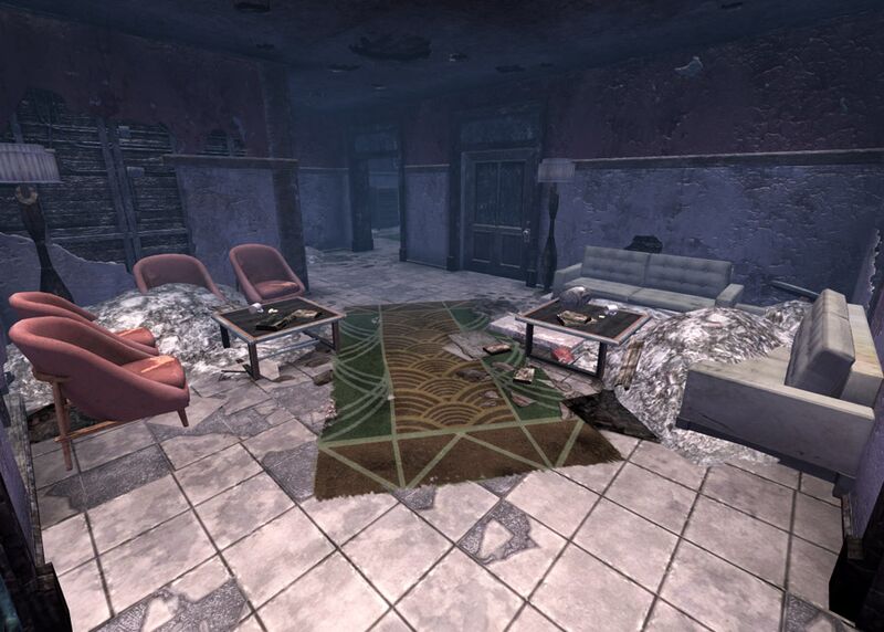 Datei:Ruined store interior.jpg