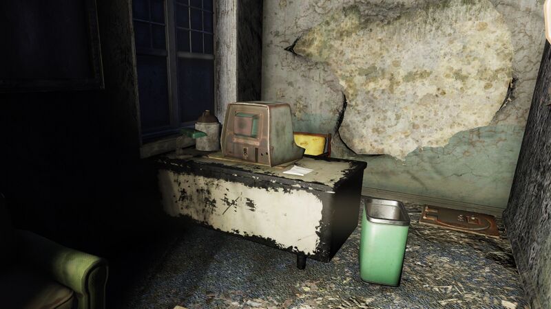 Datei:FO76 Charleston trainyard (Bicycle note).jpg