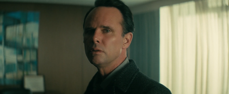 Datei:Cooper watching.png