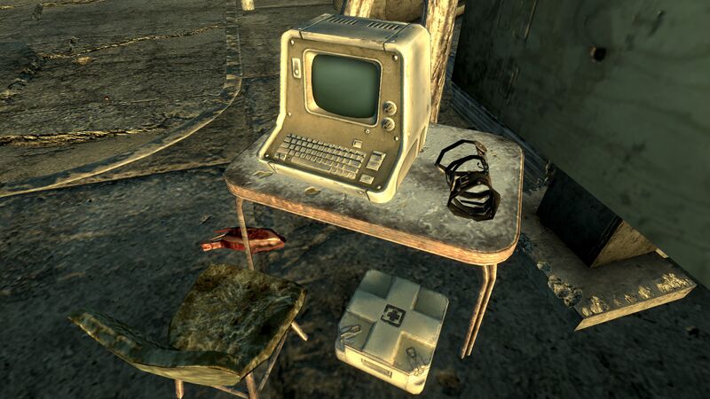 Datei:FO3 Flooded Metro Raider Camp3.jpg