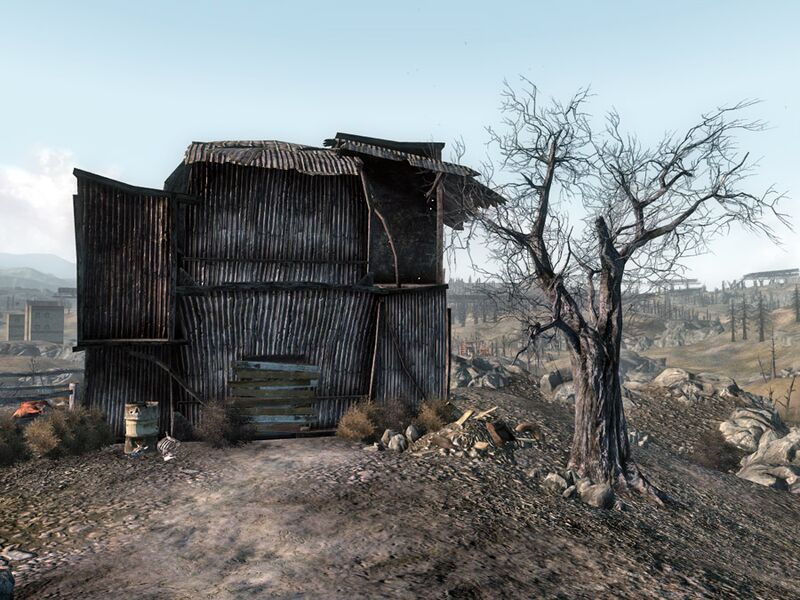 Datei:Abandoned residence.jpg