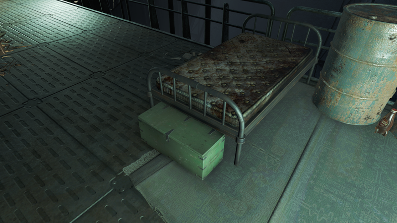 Datei:FO4 Prydwen Lucia Footlocker.png